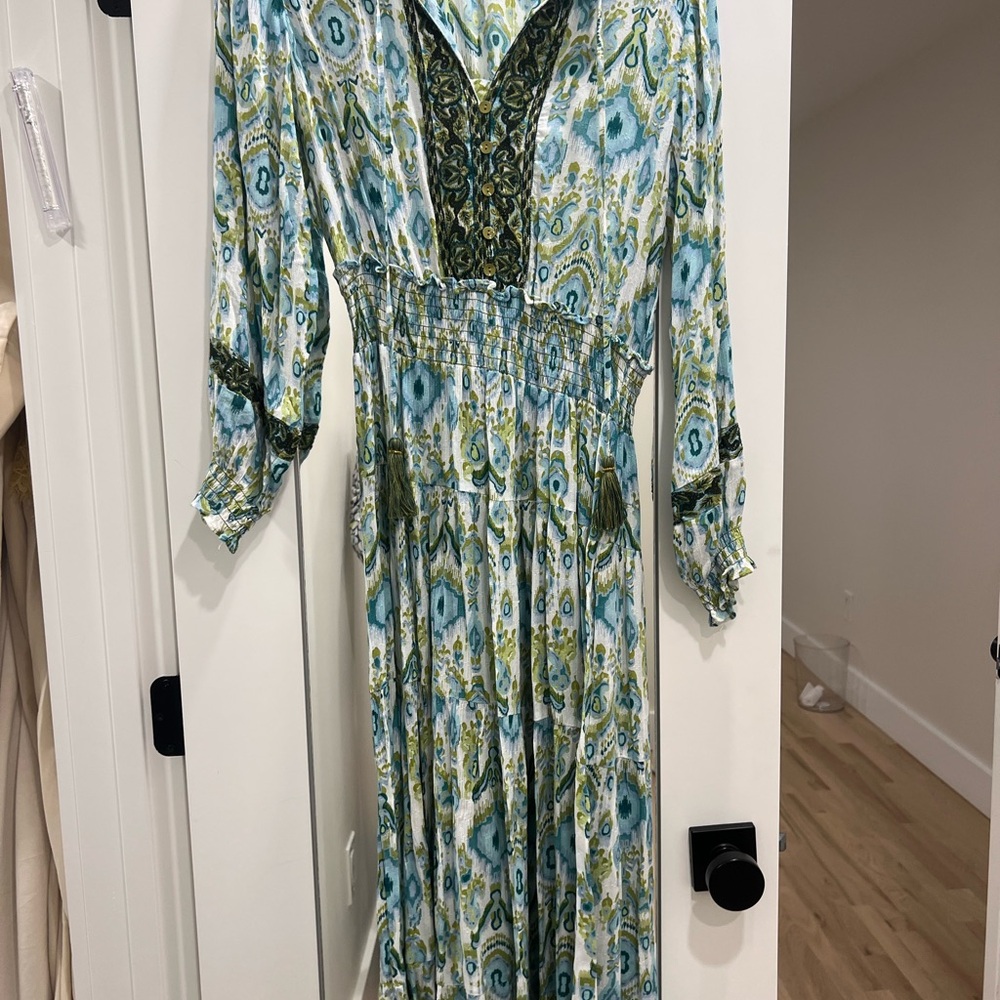 Elegant Green Patterned Dress